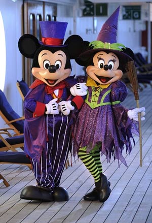 Mickey and Minnie On-Board: Halloween at Sea