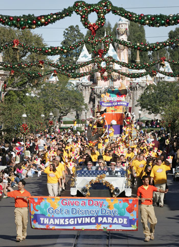 Thanksgiving Parade at Disneyland Thanksgiving Parade at Disneyland