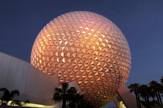 Extra Hour at Select Epcot Restaurants Extra Hour at Select Epcot Restaurants