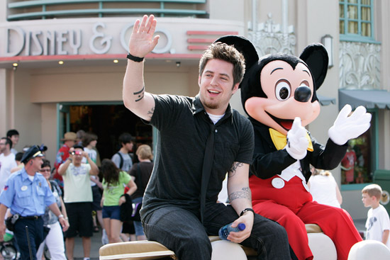 'American Idol' Champion Lee DeWyze at Disney's Hollywood Studios 'American Idol' Champion Lee DeWyze at Disney's Hollywood Studios
