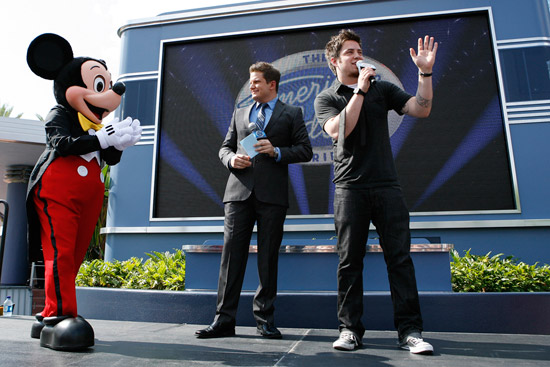 'American Idol' Champion Lee DeWyze at Disney's Hollywood Studios 'American Idol' Champion Lee DeWyze at Disney's Hollywood Studios