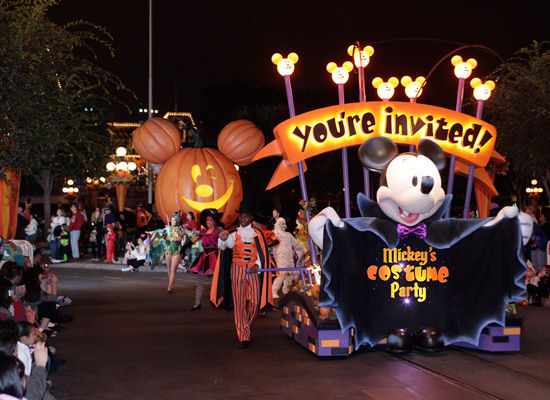 Opening Float for Mickey's Costume Party