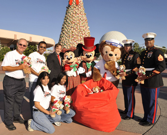 Disney VoluntEARS, Minnie and Mickey Mouse, Duffy the Disney Bear, and US Marine Corps