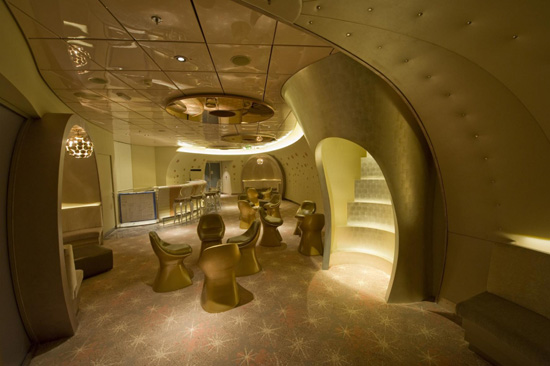 Pink, Aboard the Disney Dream