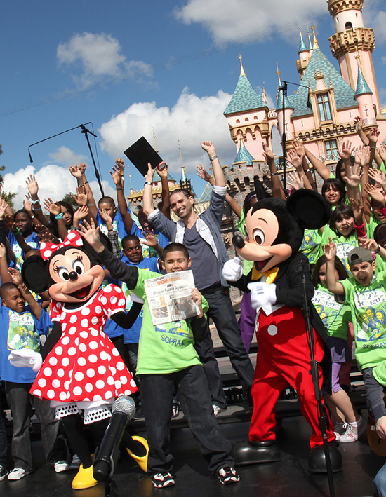 The PS22 Chorus Performs at Disneyland Park