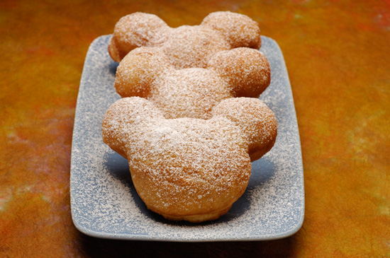 Things You Might Not Know About Dining and Snacking at the Disneyland Resort