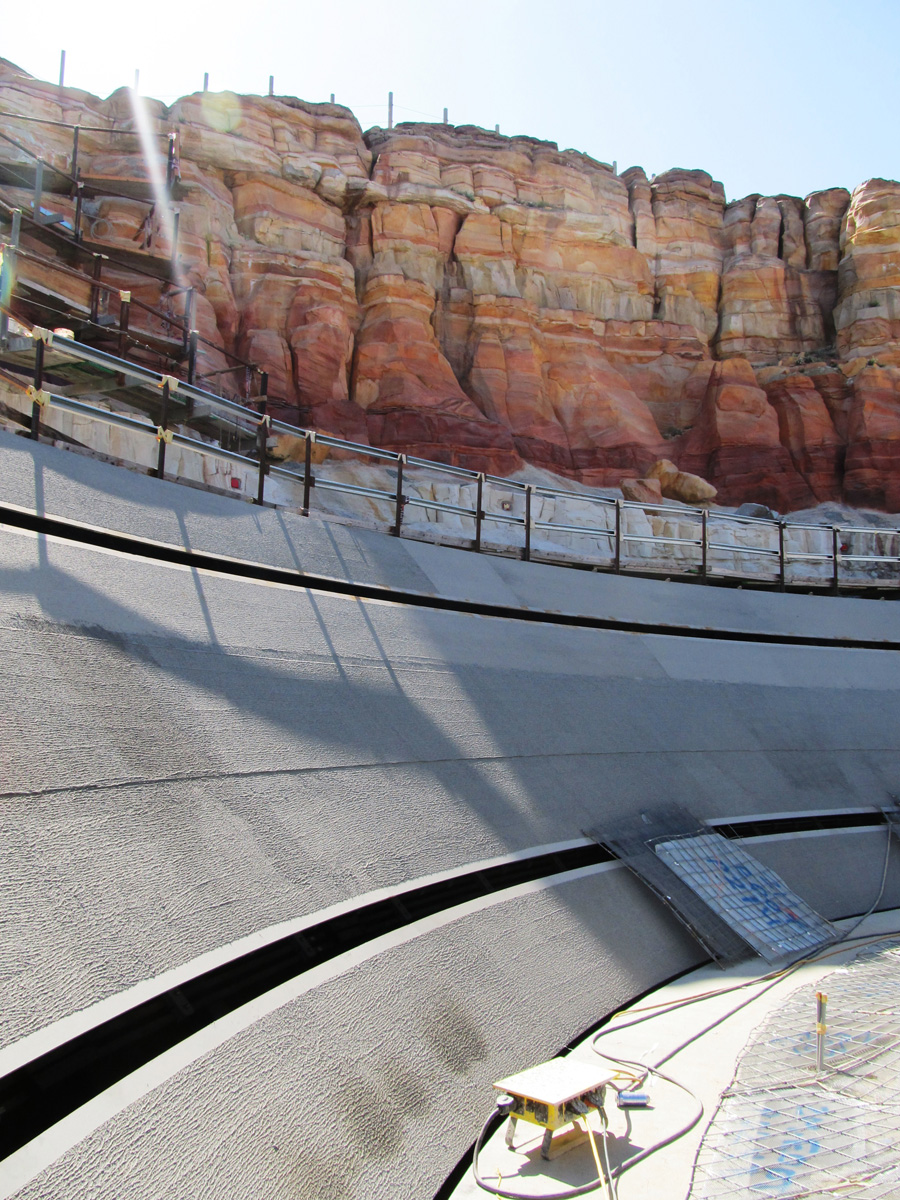 Behind the Wall: Radiator Springs Racers Behind the Wall: Radiator Springs Racers