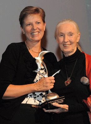 Wildlife Wednesdays: Jane Goodall Global Leadership Award Presented to Disney for Protecting Wildlife and Nature