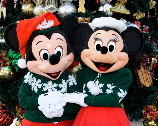 Mickey Mouse and Minnie Mouse Enjoying the Holiday Season Mickey Mouse and Minnie Mouse Enjoying the Holiday Season
