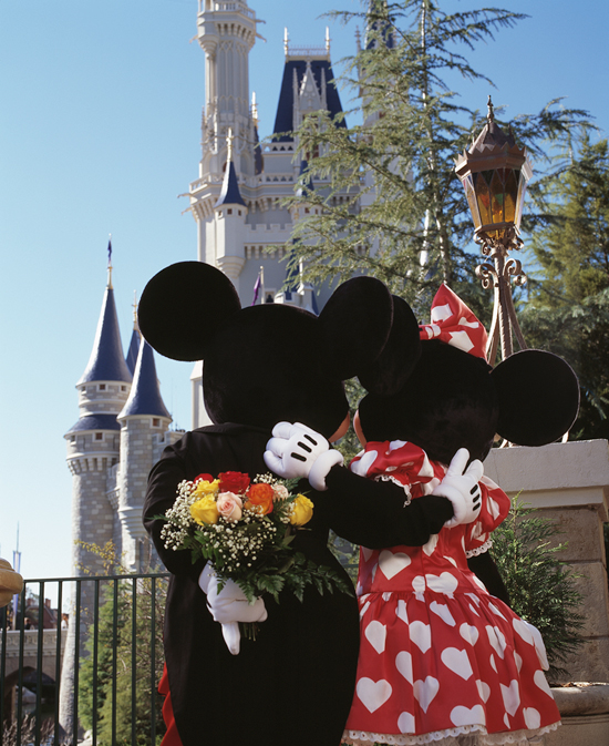 Mickey and Minnie Mouse Celebrate Valentine’s Day at Disney Parks Mickey and Minnie Mouse Celebrate Valentine’s Day at Disney Parks