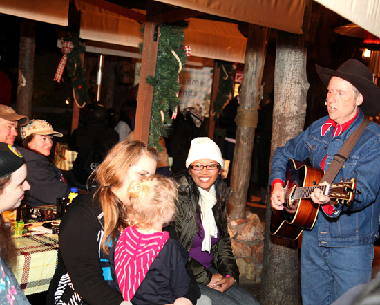 Disneyland Guest Favorite Denny Moynahan Delighted the Crowd with Live Music Disneyland Guest Favorite Denny Moynahan Delighted the Crowd with Live Music