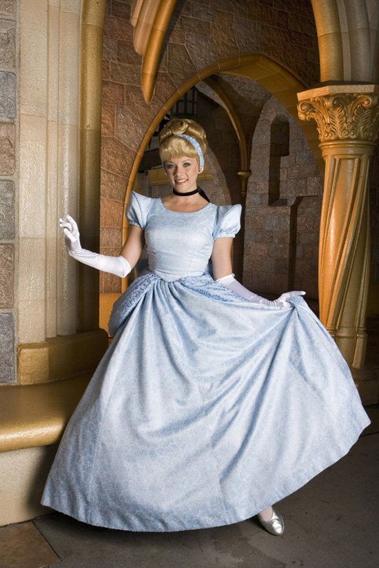 Get Mom Out of the Kitchen for Mother’s Day, Special Dining May 13 at Disneyland Resort
