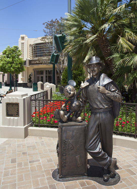 ‘Storytellers’ Statue Welcomes Dreamers to Buena Vista Street at Disney California Adventure Park