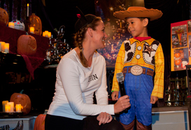 Disney Parks Blog Readers ‘Get Spookier’ at Our Halloween Meet-Up in Disneyland Park