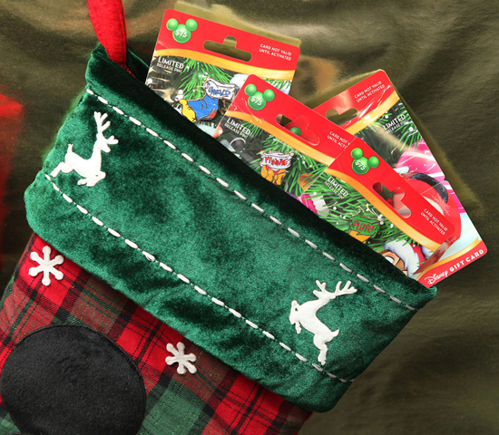 New Holiday Gift Cards Coming to Disney Parks New Holiday Gift Cards Coming to Disney Parks