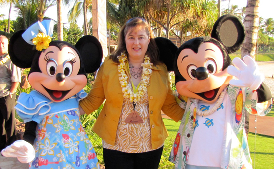 Walt Disney World Moms Panelist Jill Cooper with Mickey and Minnie Mouse at Aulani, a Disney Resort & Spa Walt Disney World Moms Panelist Jill Cooper with Mickey and Minnie Mouse at Aulani, a Disney Resort & Spa