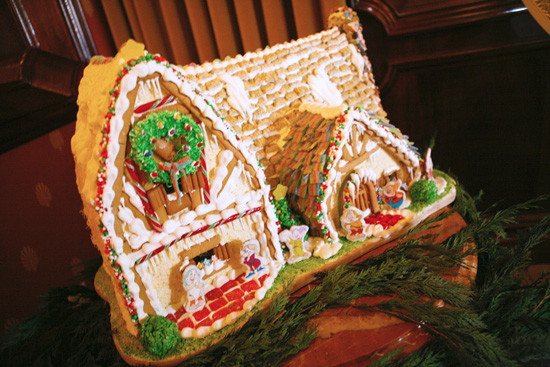 Snow White and the Seven Dwarfs Gingerbread Cottage in Carthay Circle Restaurant and Lounge at Disney California Adventure Park Snow White and the Seven Dwarfs Gingerbread Cottage in Carthay Circle Restaurant and Lounge at Disney California Adventure Park