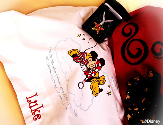 'Dreaming of a Disney Christmas' at Walt Disney World Resort with Disney Floral & Gifts 'Dreaming of a Disney Christmas' at Walt Disney World Resort with Disney Floral & Gifts