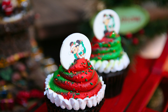 These Yummy Cupcakes Are Sure to Sweeten Your Holidays at the Disneyland Resort