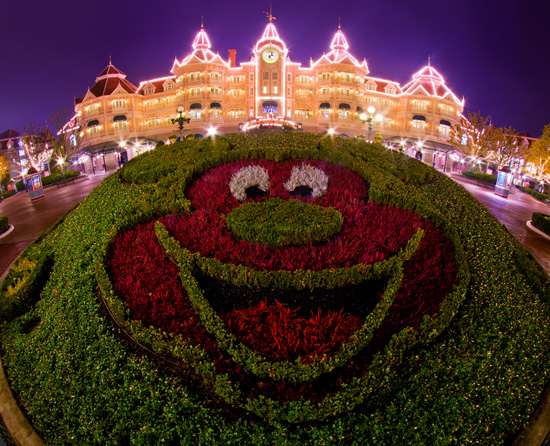 Disney Parks After Dark: Mickey Welcomes You to Disneyland Hotel at Disneyland Paris