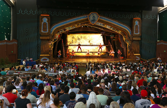 Readers Enjoy ‘Mickey and the Magical Map’ and More During Disney Parks Blog Magical Meet-Up at Disneyland Park