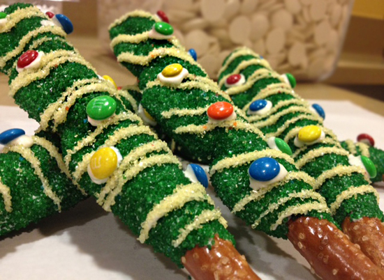 Special Holiday Sweets for ‘Limited Time Magic’ Christmas in July Week at the Disneyland Resort, Featuring a Treat Decorated to Resemble a Majestic Pine Tree Special Holiday Sweets for ‘Limited Time Magic’ Christmas in July Week at the Disneyland Resort, Featuring a Treat Decorated to Resemble a Majestic Pine Tree