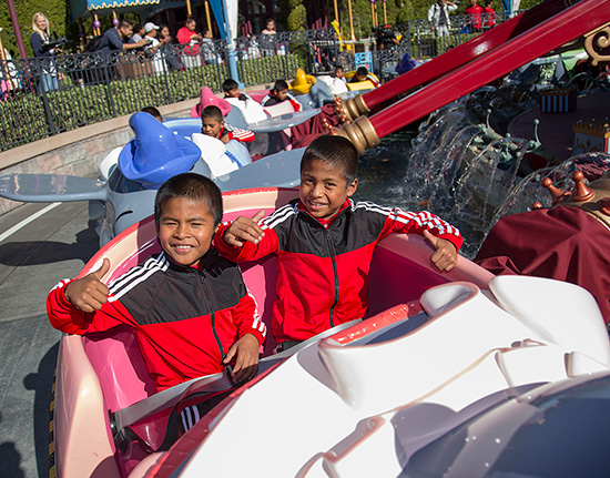 Triquis Kids Basketball Team Visits Disneyland Park Triquis Kids Basketball Team Visits Disneyland Park
