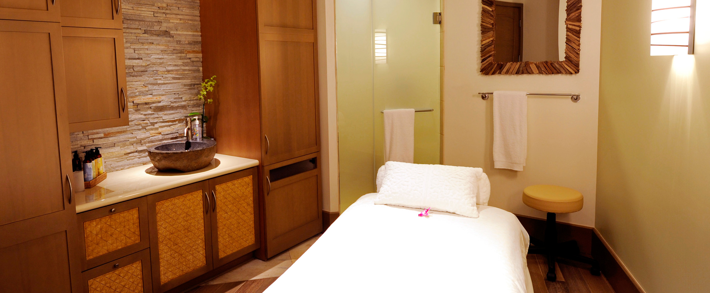 more stories you may have missed Disney's Wilderness Lodge has of the coziest, most welcoming guest rooms on Disney World property. Just walking in to see carved wood furnishings, a